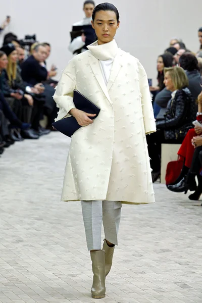 Look 34